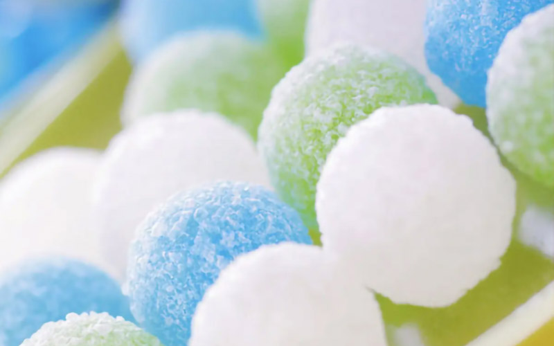 Distinguish the quality of candy from four aspects.