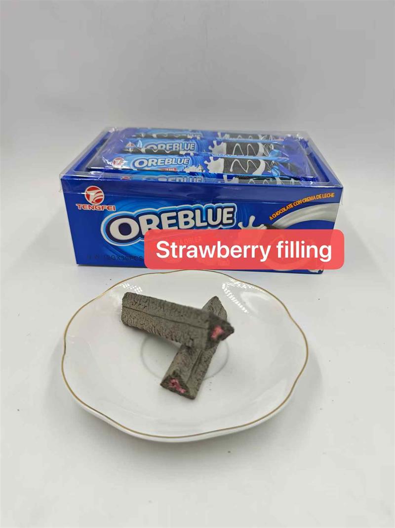 wafer bar with strawberry jam